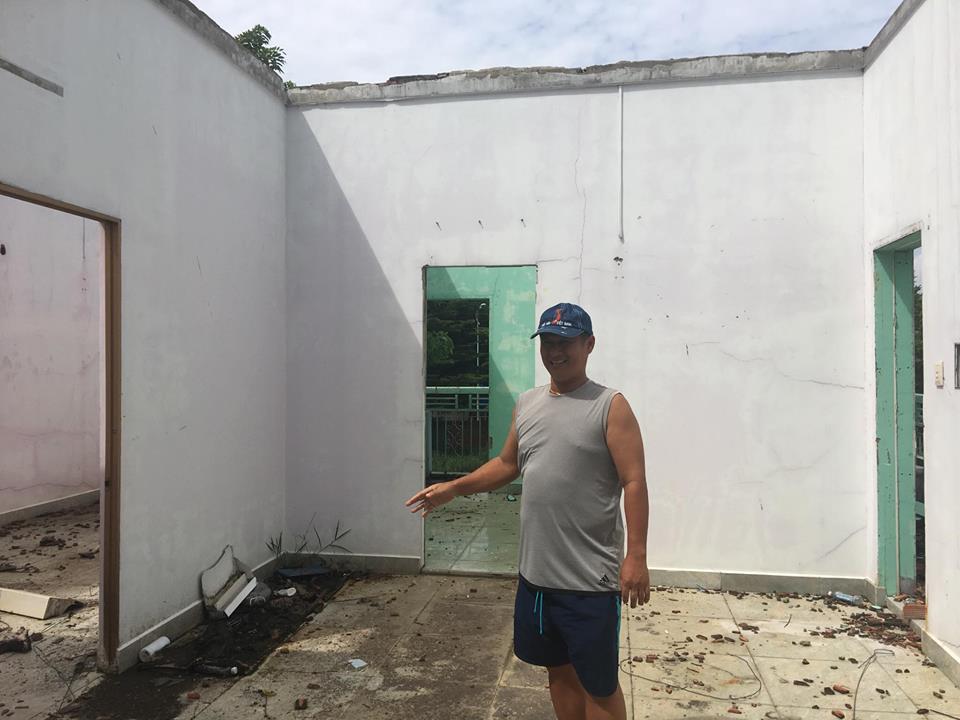 Cần xử lý người phá tầng 2 căn nhà có sổ đỏ?
